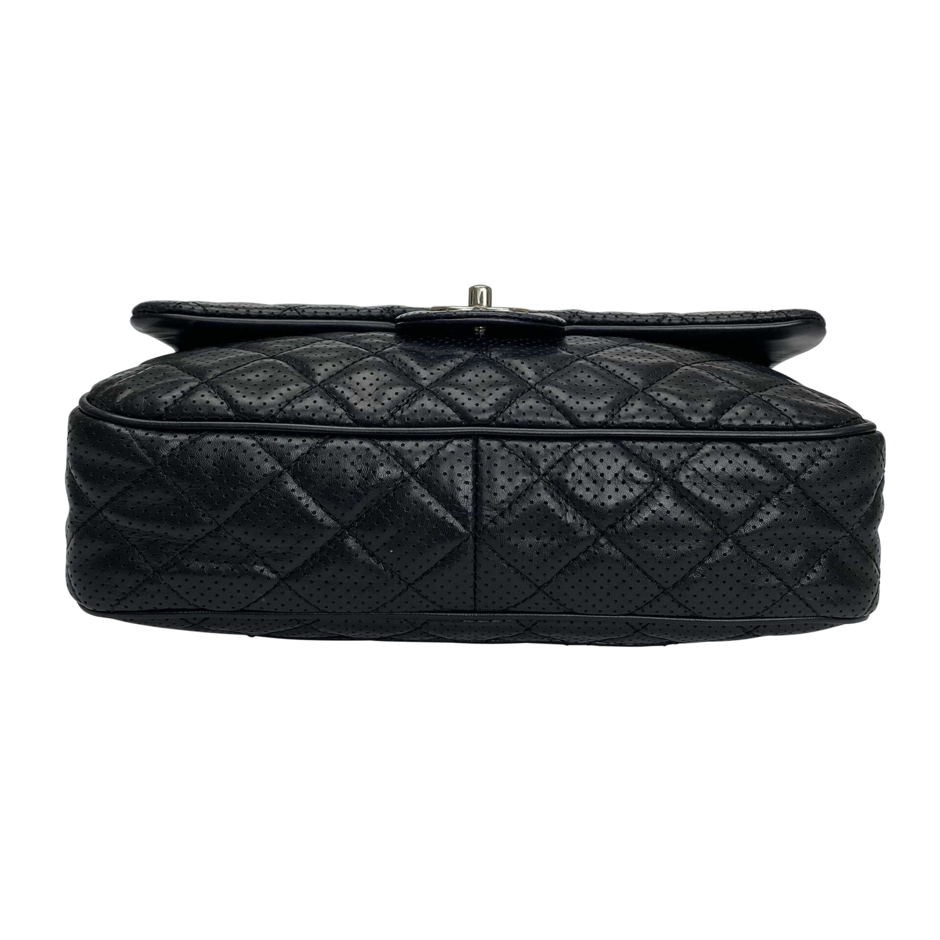 Bolsa Chanel Flap Quilted Preta
