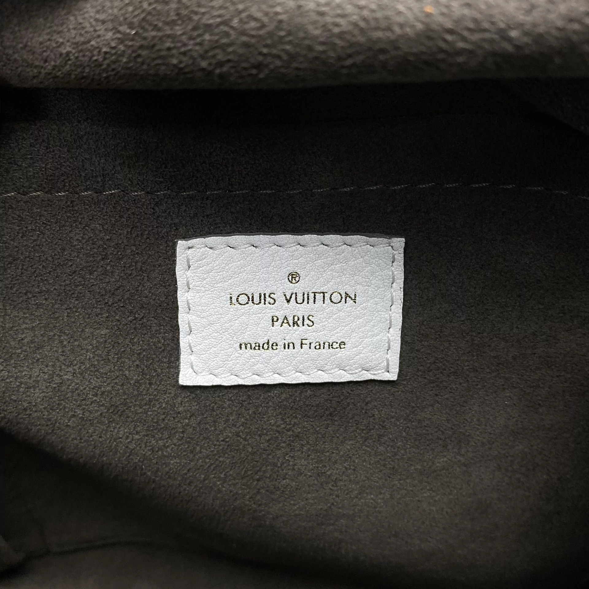 Bolsa Louis Vuitton Mahina XS Off White