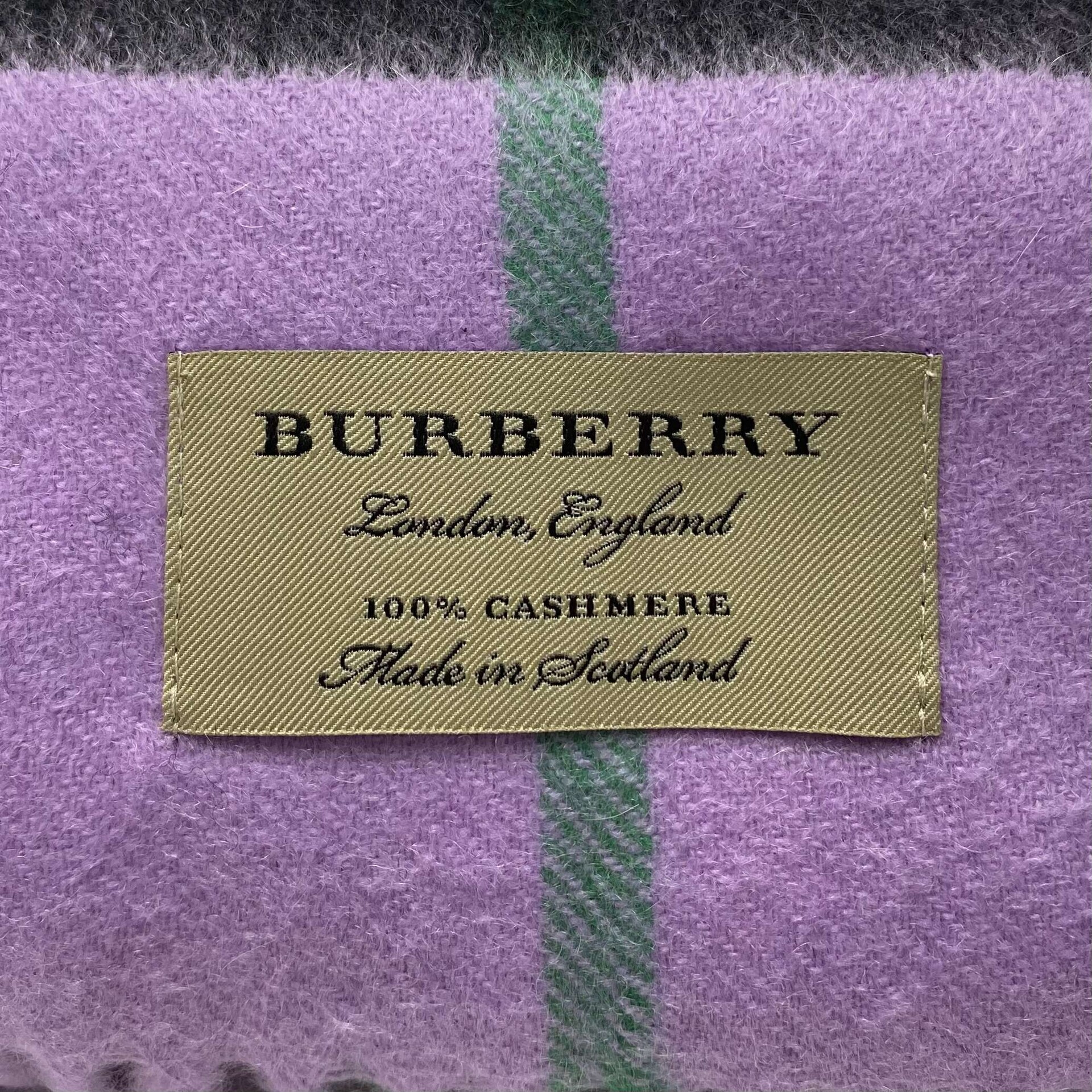 Cachecol Burberry Lilás