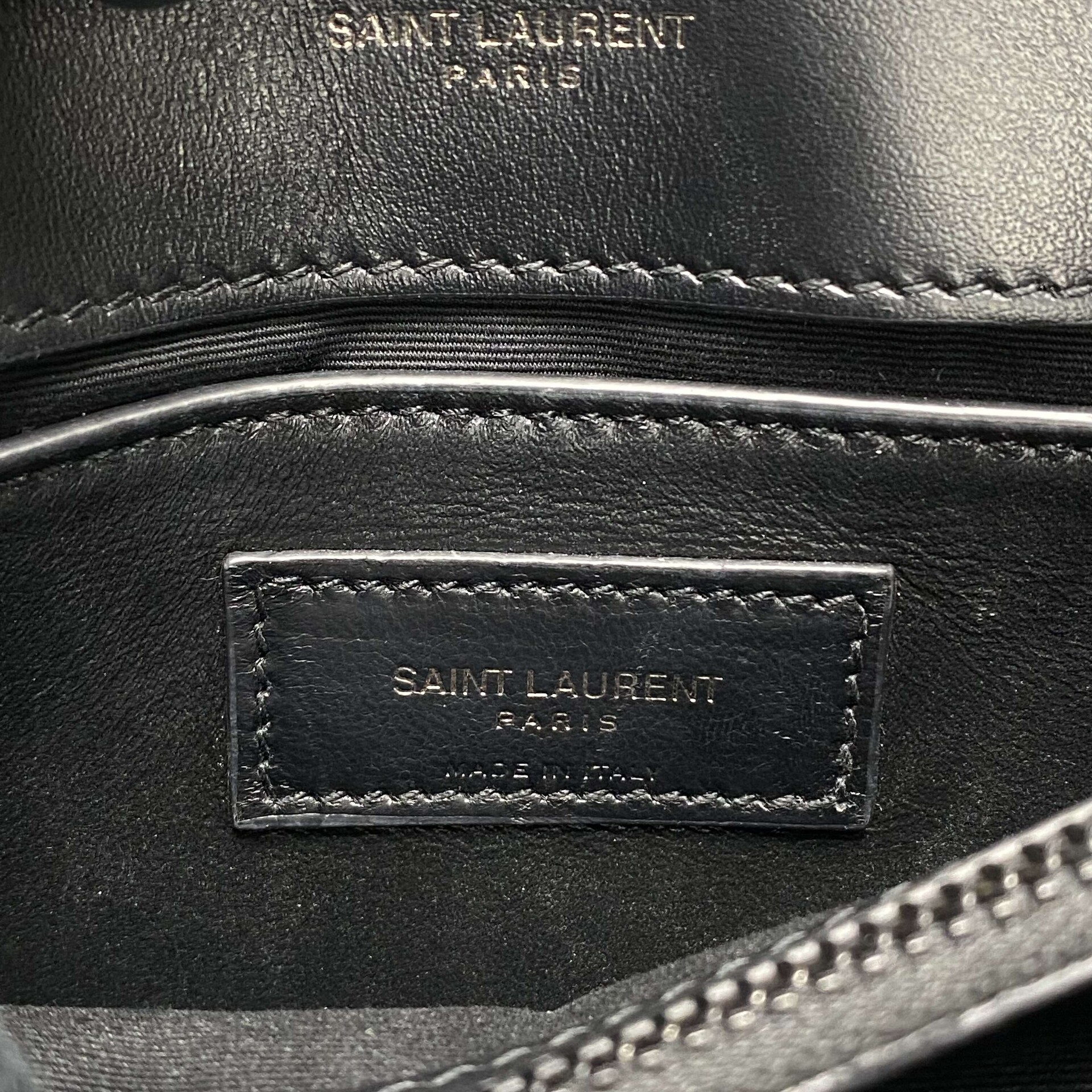 Bolsa Saint Laurent Loulou Preta