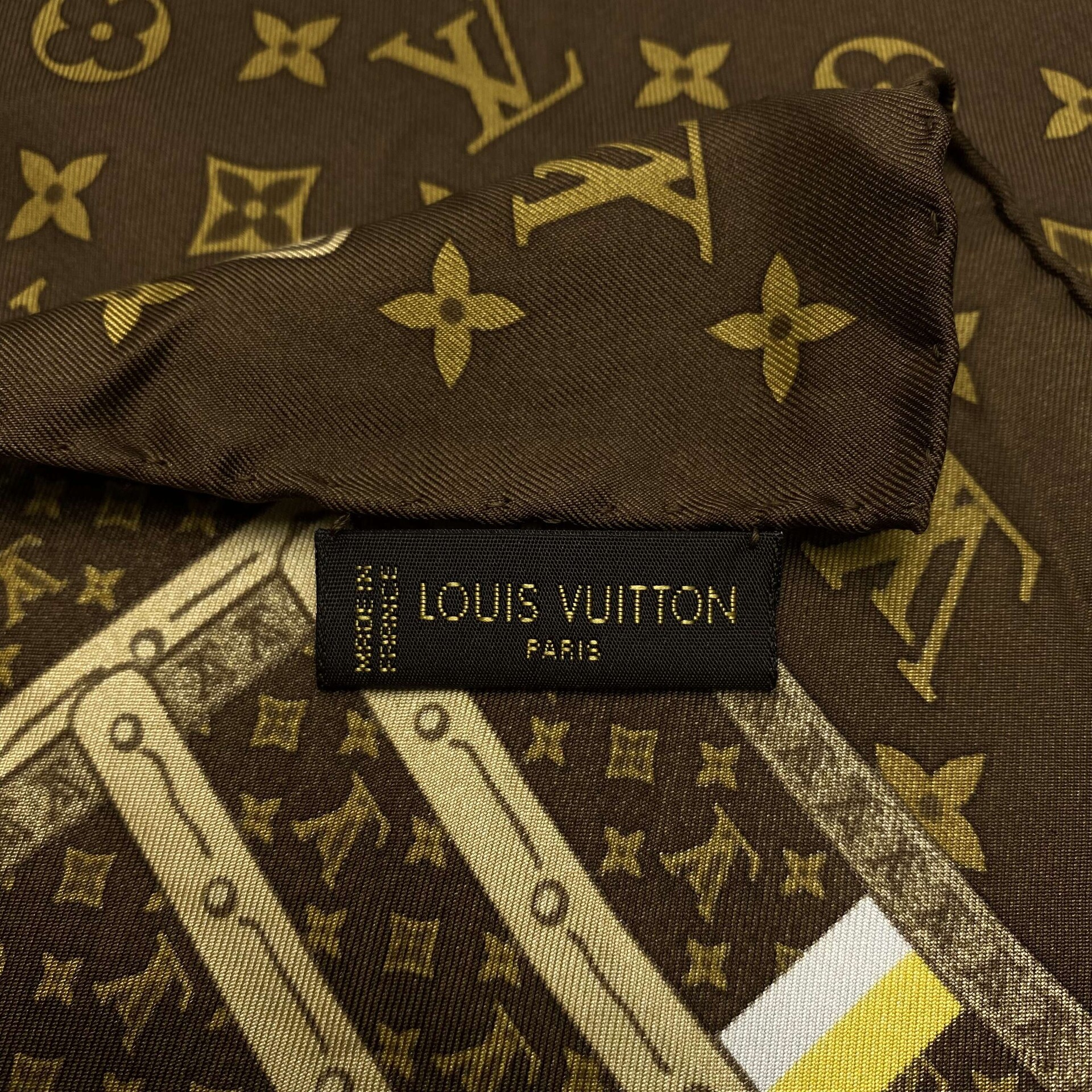 Lenço Louis Vuitton Estampado Marrom