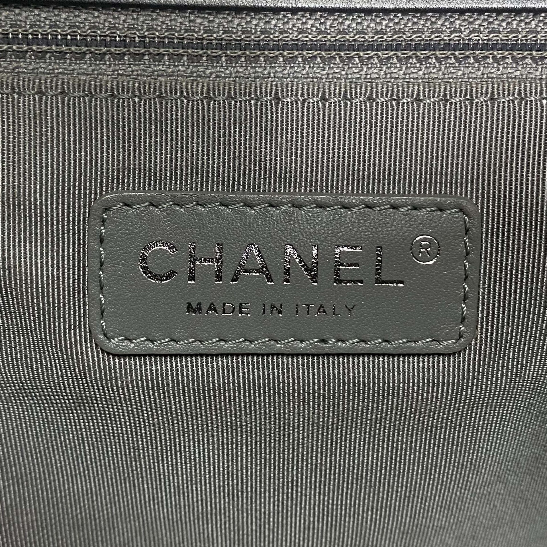 Bolsa Chanel Boy Metalizada