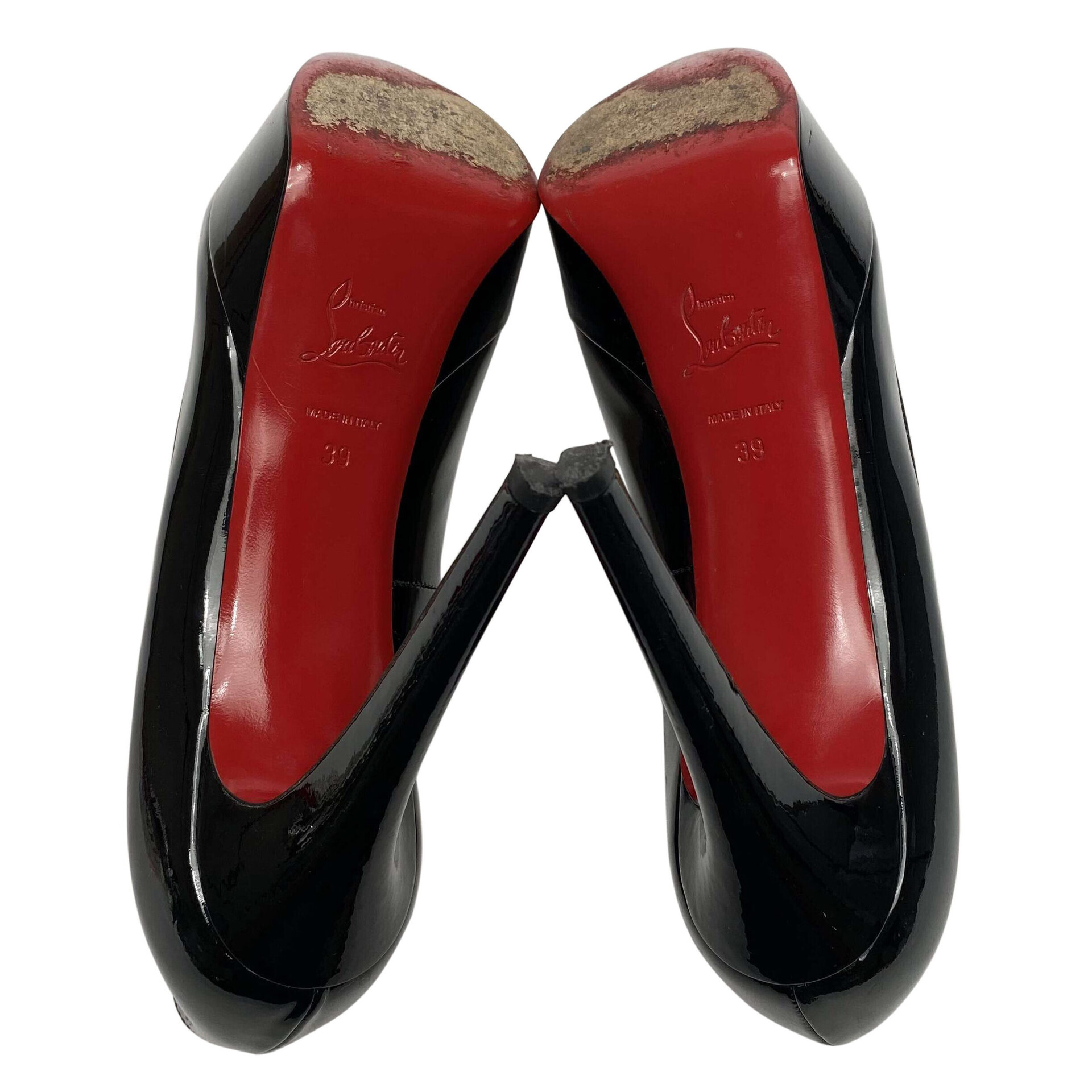 Scarpin Christian Louboutin Verniz Preto