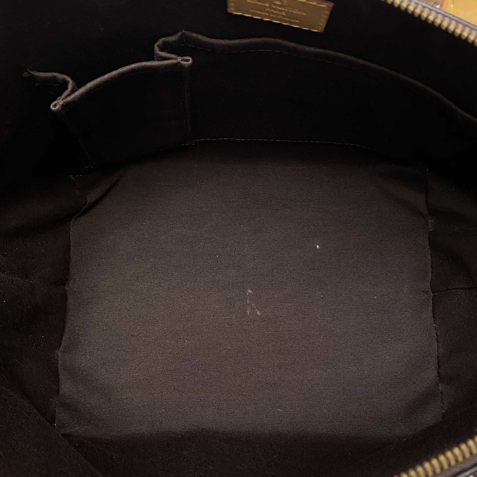 Bolsa Louis Vuitton Bellevue Verniz Vinho