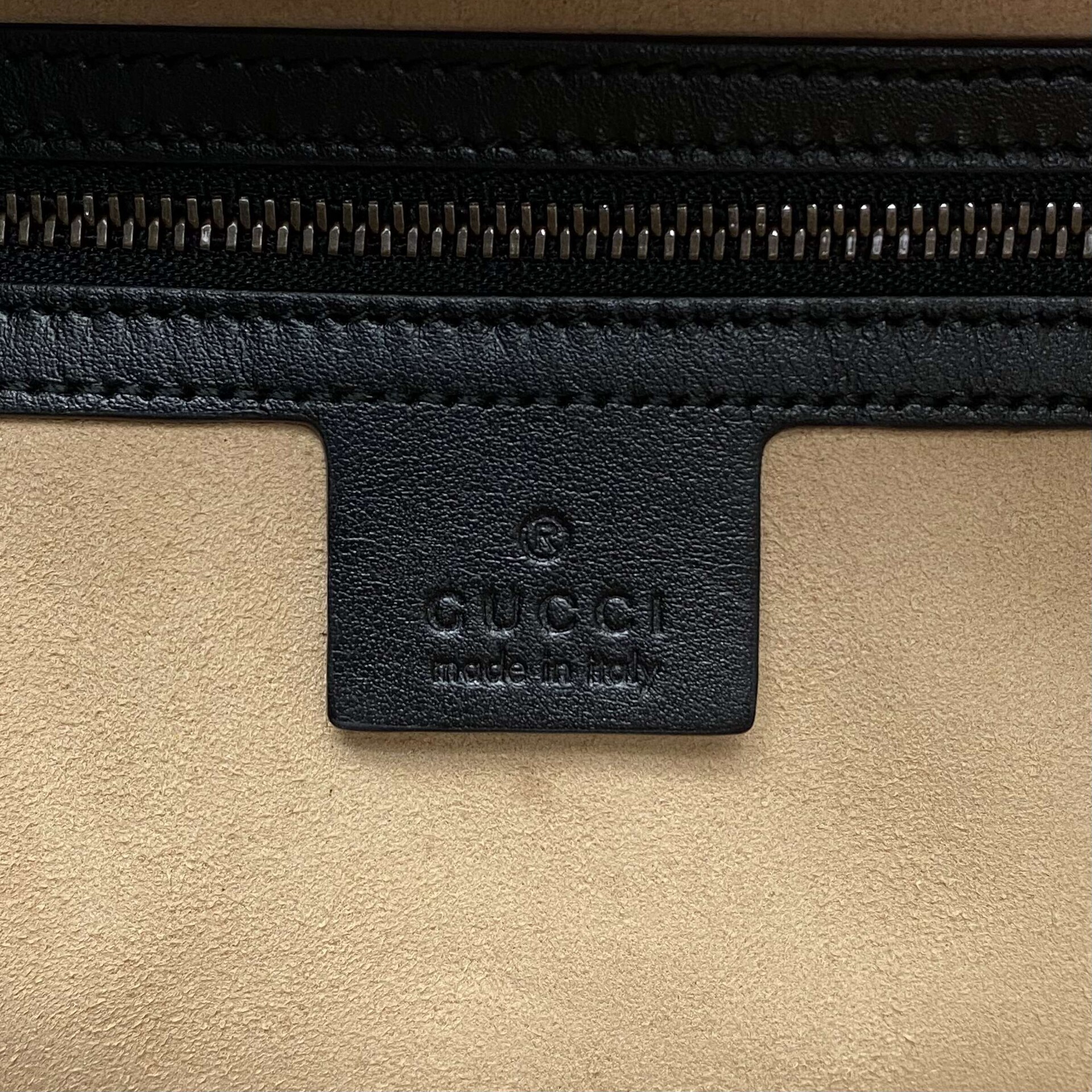 Bolsa Gucci GG Marmont Preta