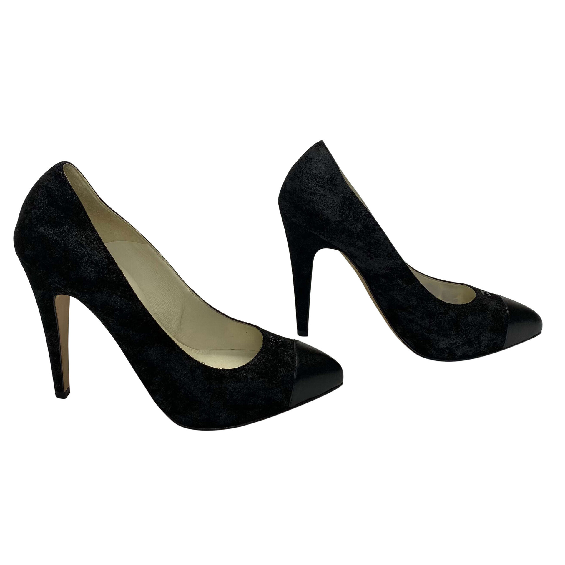 Scarpin Chanel Suede Preto