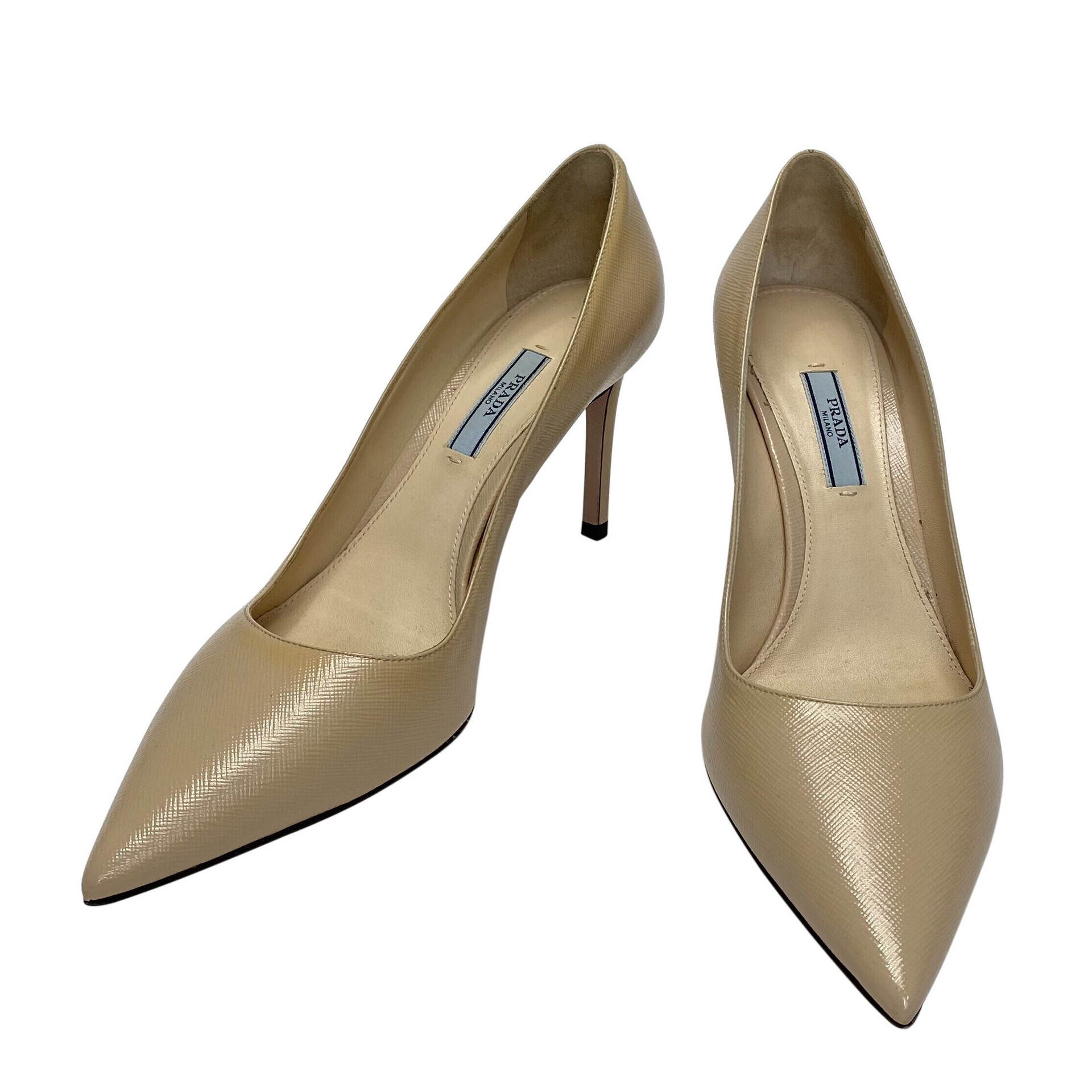 Scarpin Prada Couro Saffiano Nude