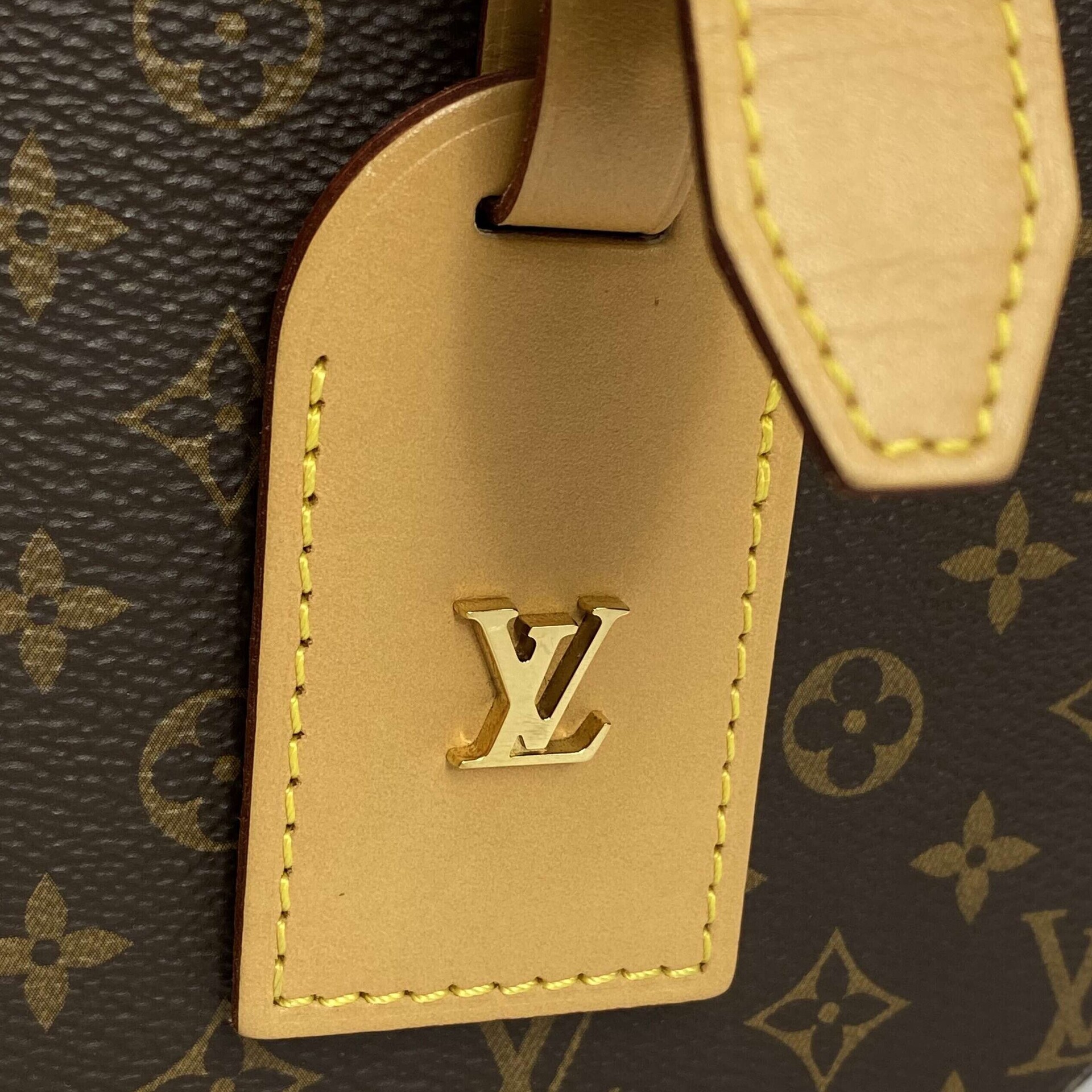 Bolsa Louis Vuitton Petite Boîte Chapeau Monograma