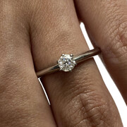 Anel Solitário Tiffany & Co.  0.23 ct.