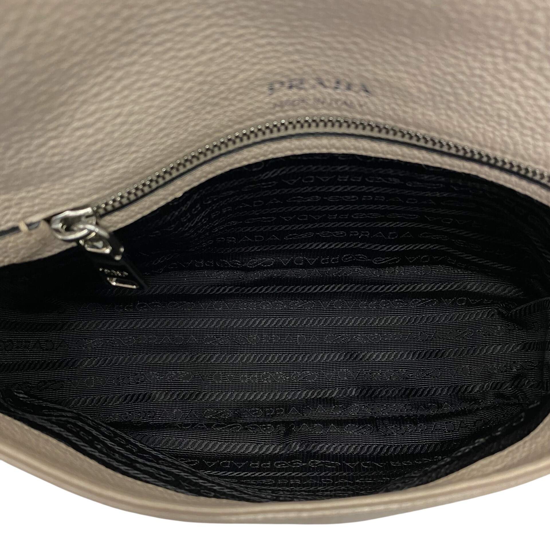 Bolsa Prada Couro Nude