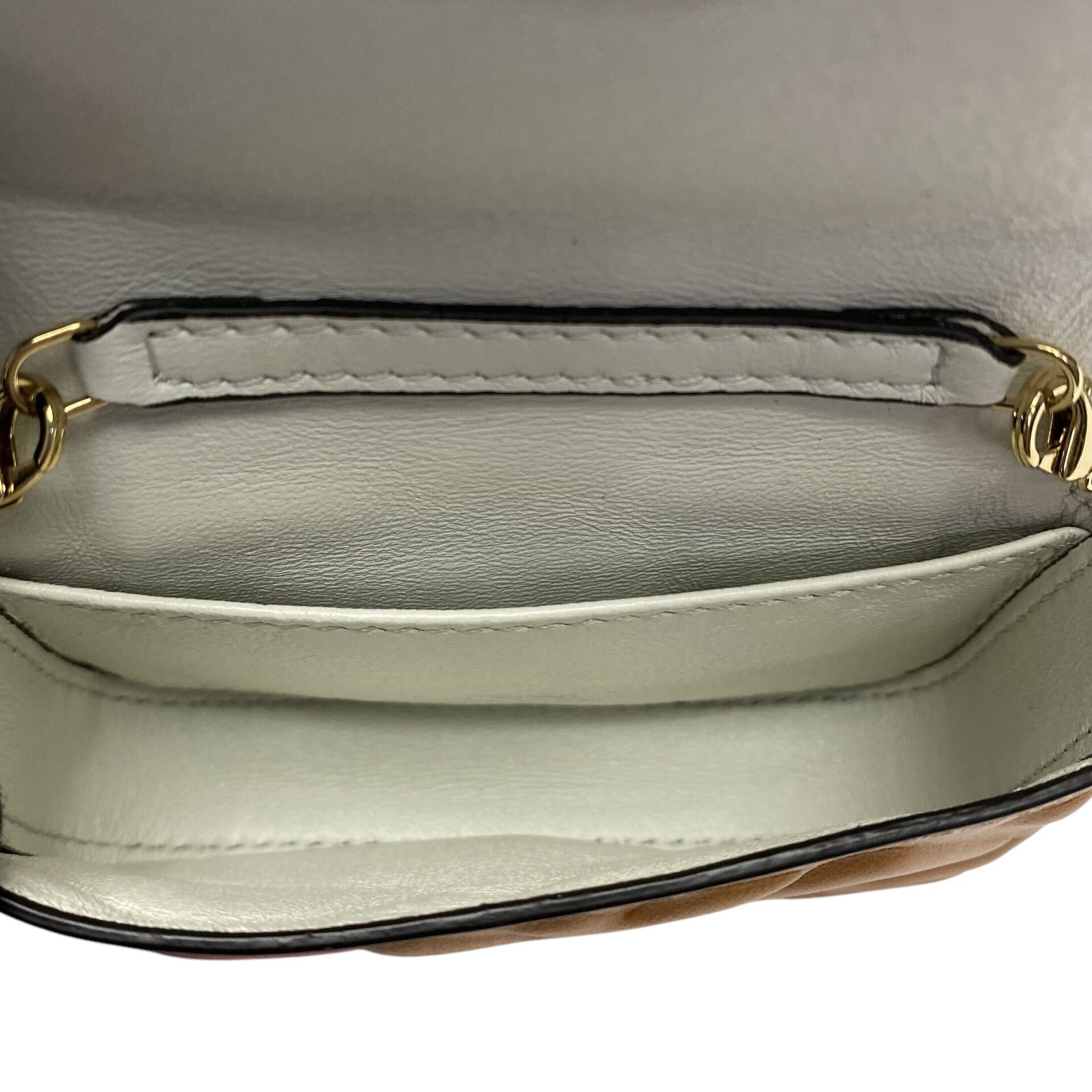 Bolsa Fendi Nano Baguette