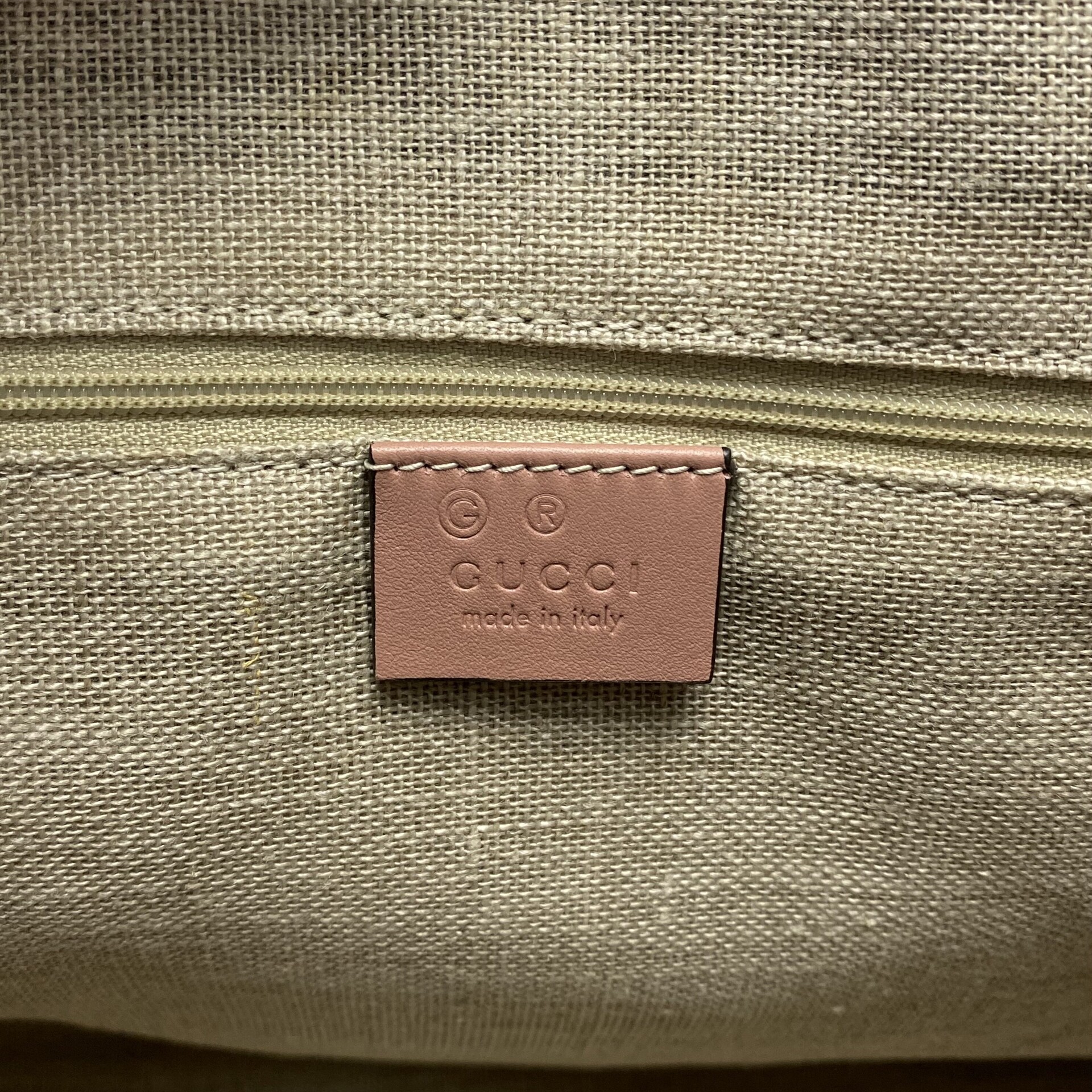 Bolsa Gucci Microguccissima Rosa