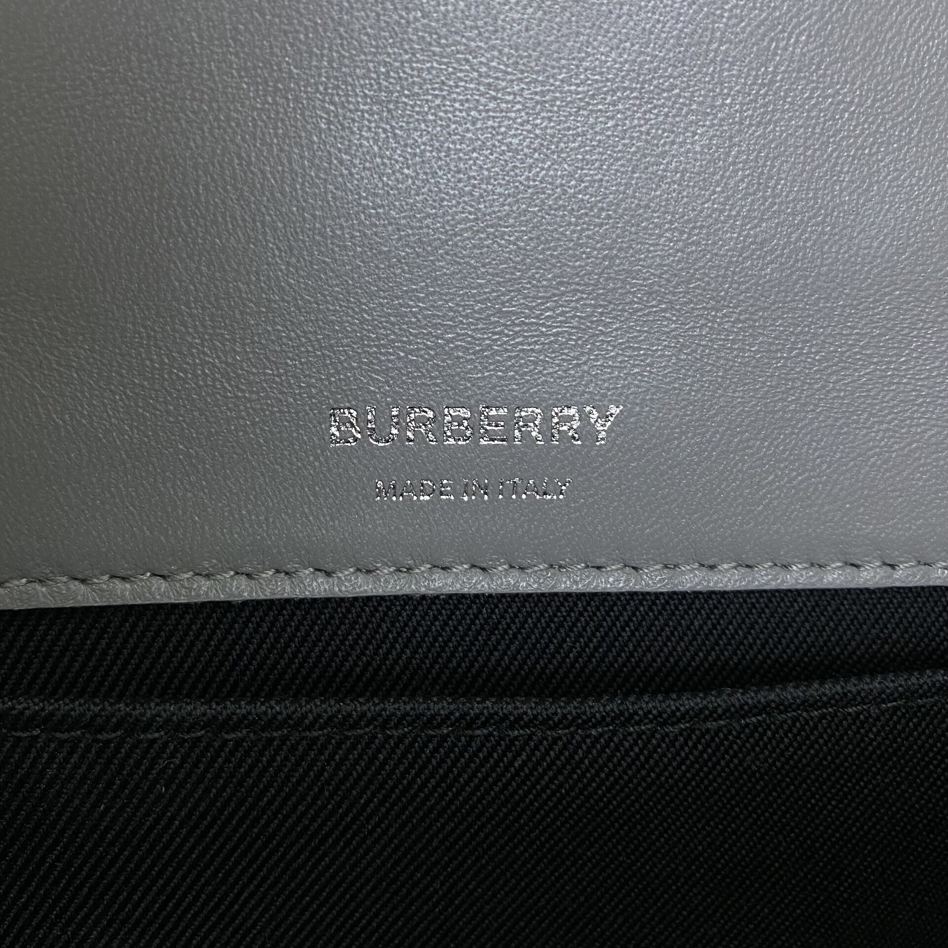 Bolsa Burberry Lola Cinza