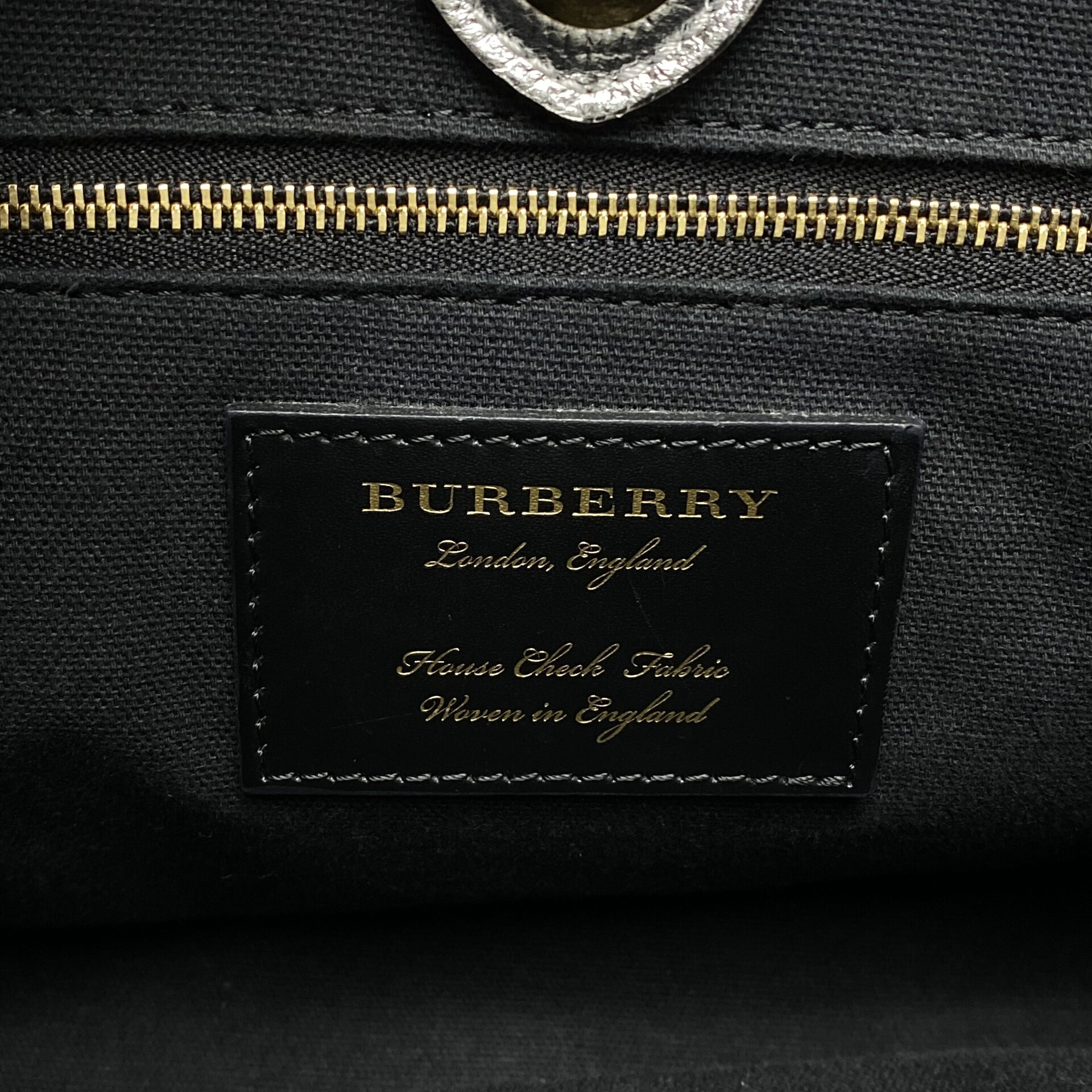 Bolsa Burberry Banner Prateada