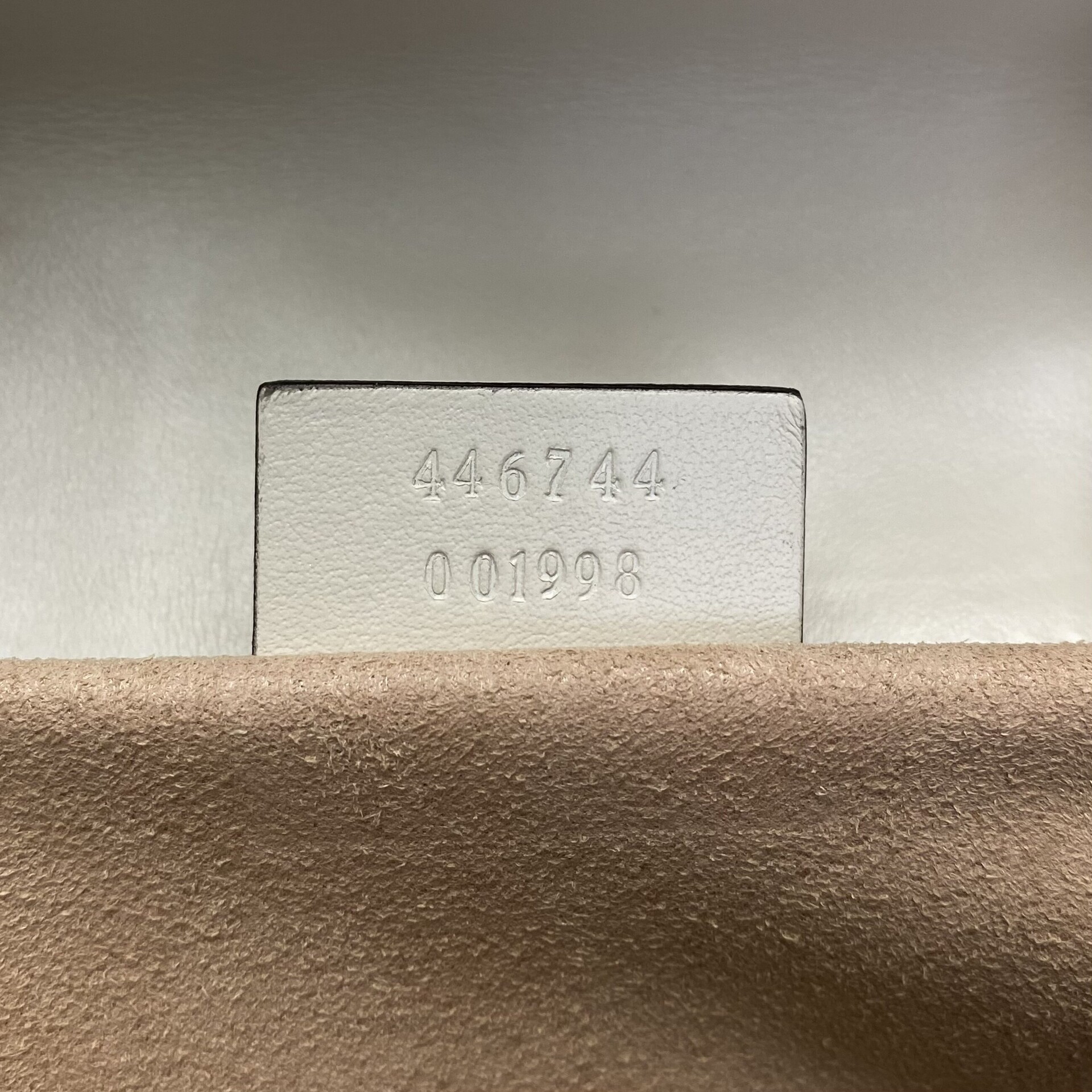 Bolsa Gucci GG Marmont Off White