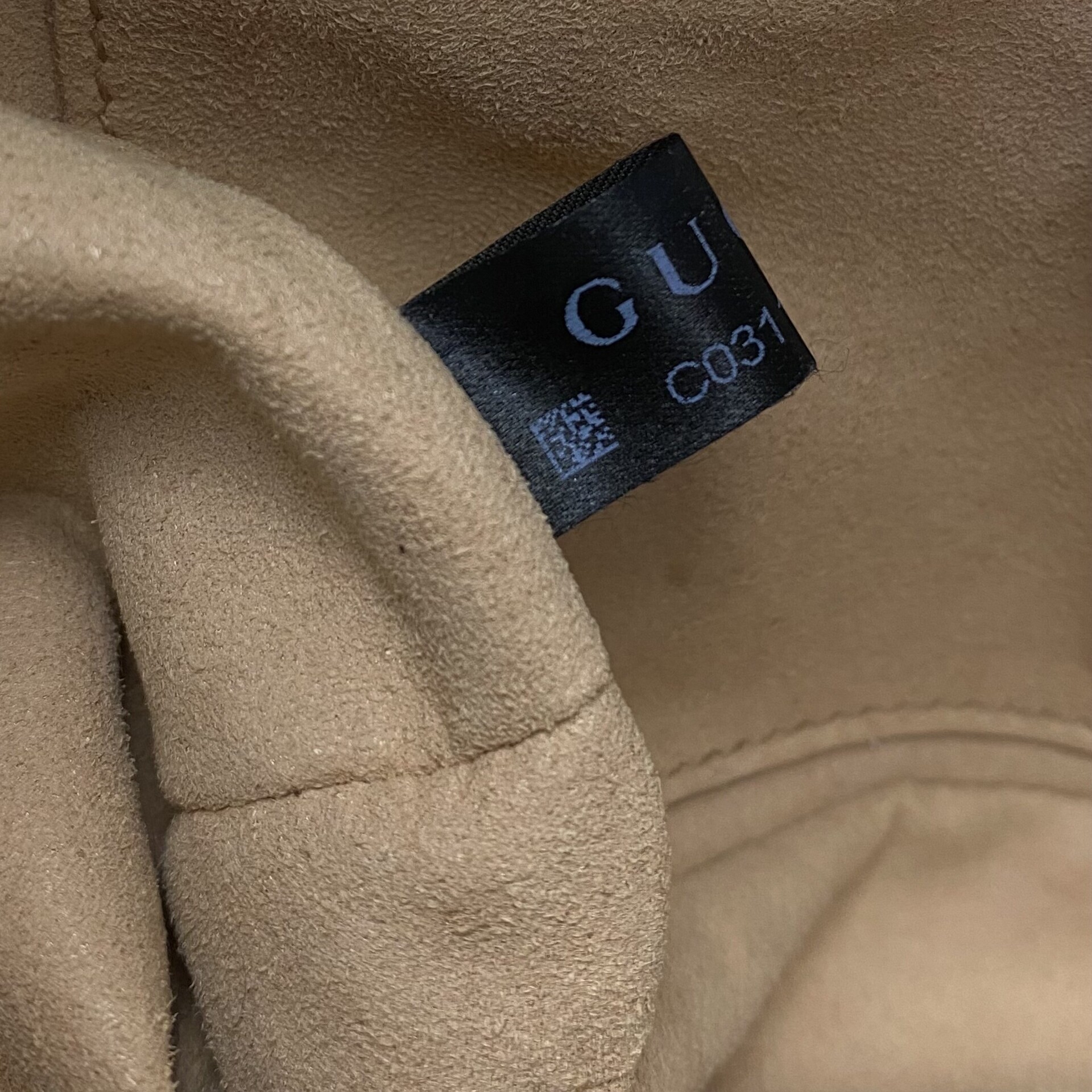 Bolsa Gucci GG Marmont Off White