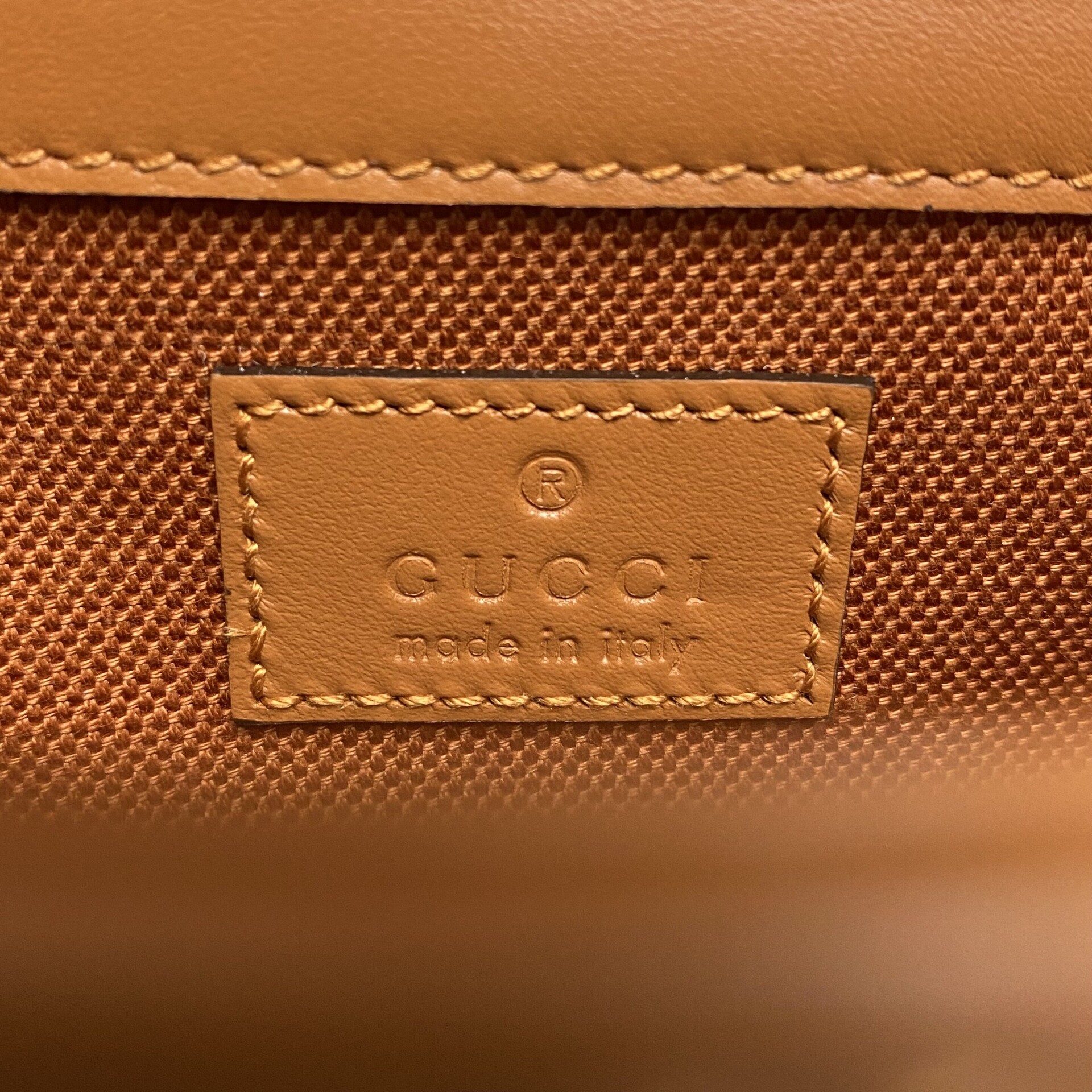 Bolsa Gucci GG Marmont Super Mini