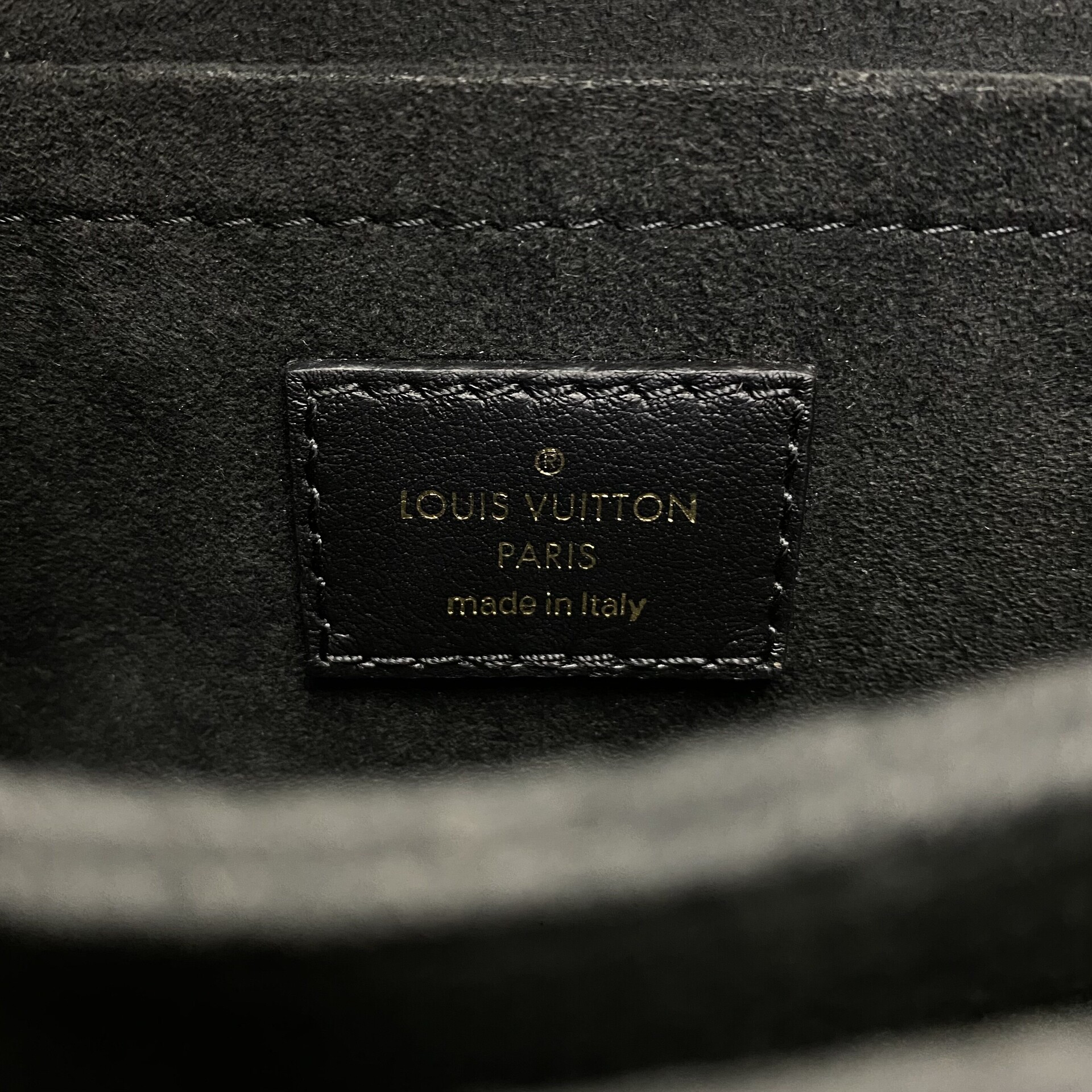 Bolsa Louis Vuitton New Wave Chain Preta