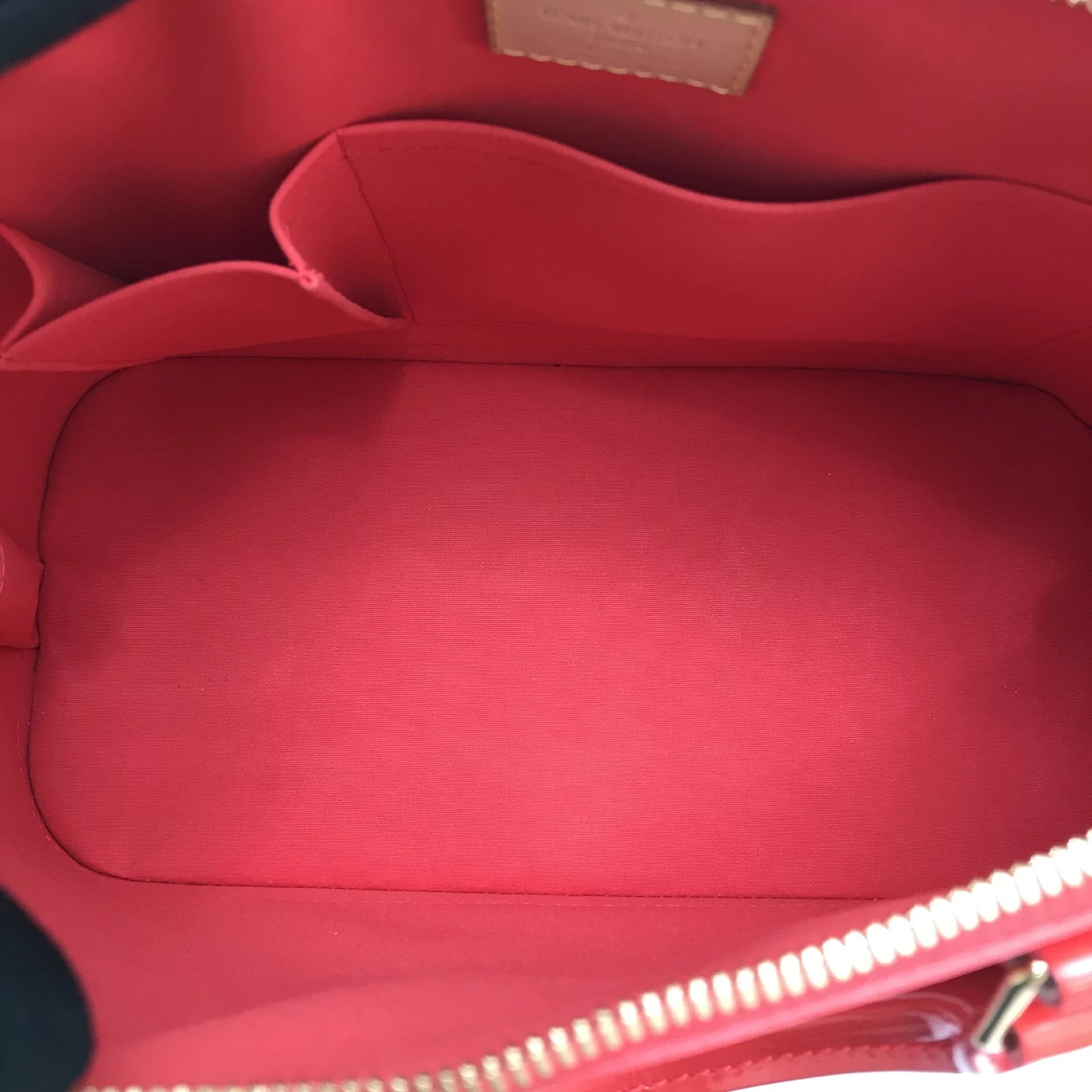 Bolsa Louis Vuitton Alma Verniz Vermelha 