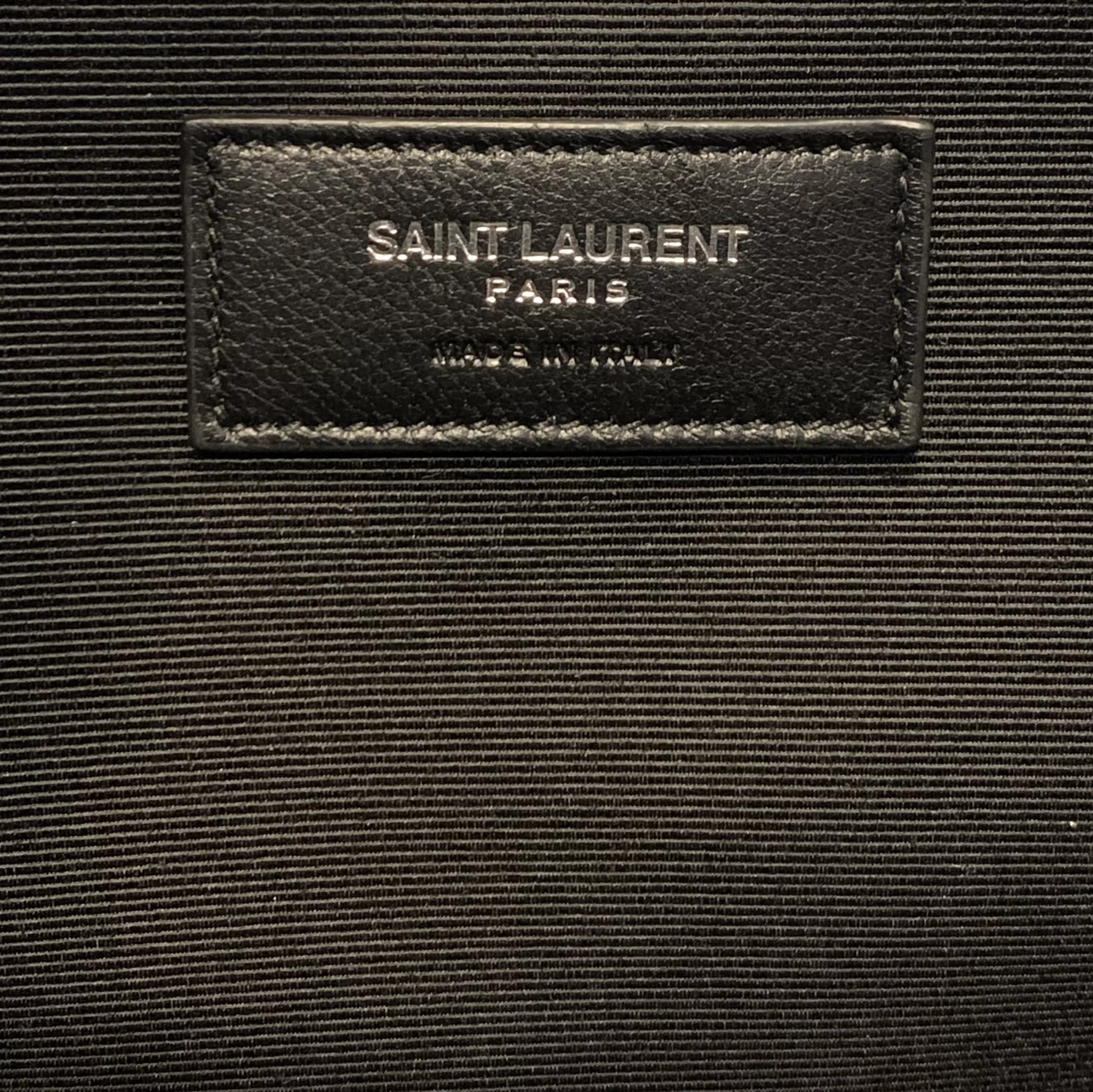 Bolsa Yves Saint Laurent Envelope Croco Preta