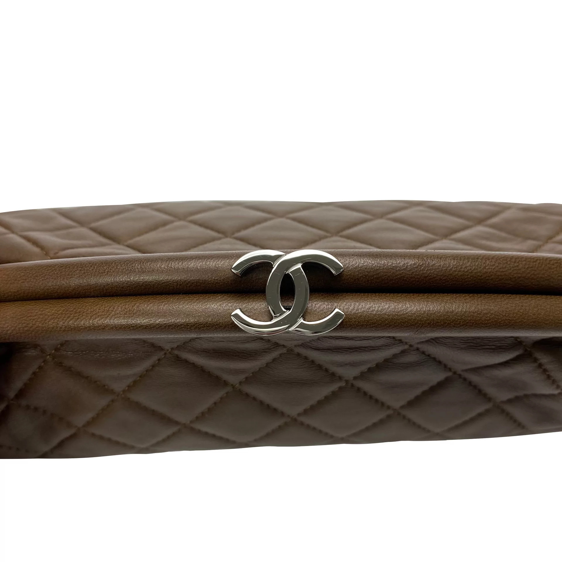 Clutch Chanel Timeless Couro Marrom