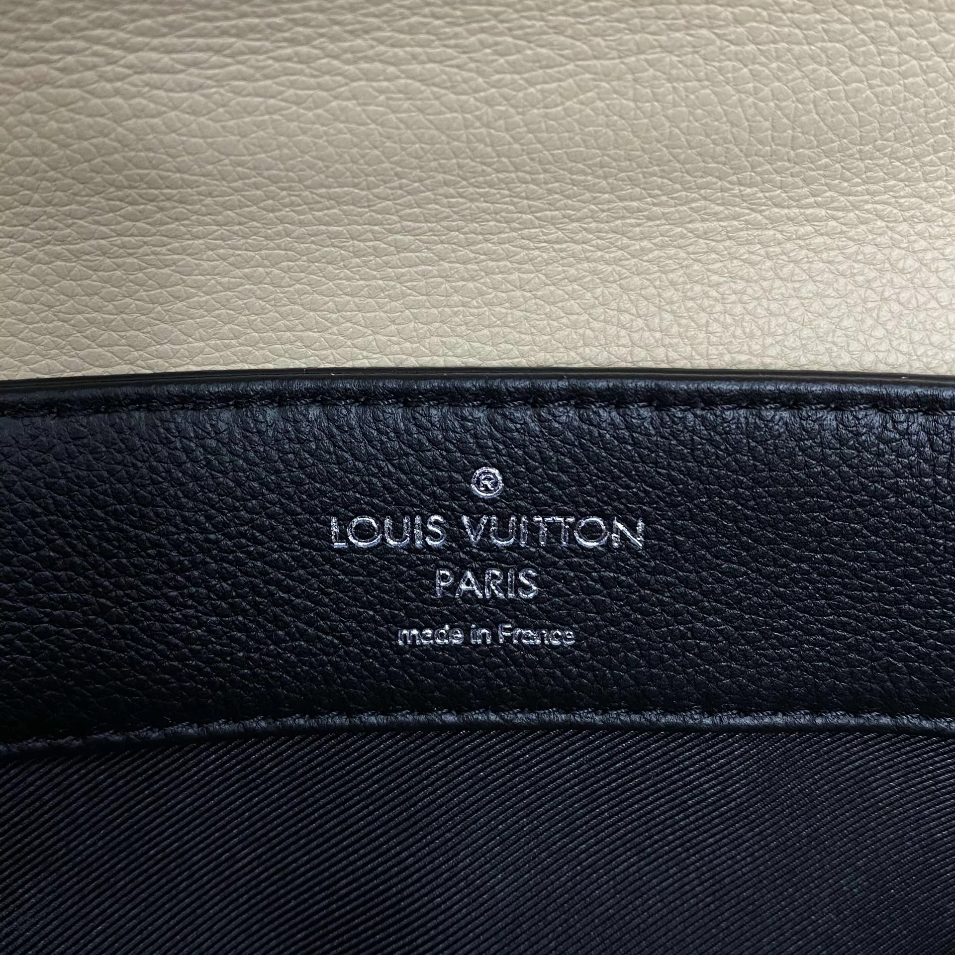 Bolsa Louis Vuitton Lockme II