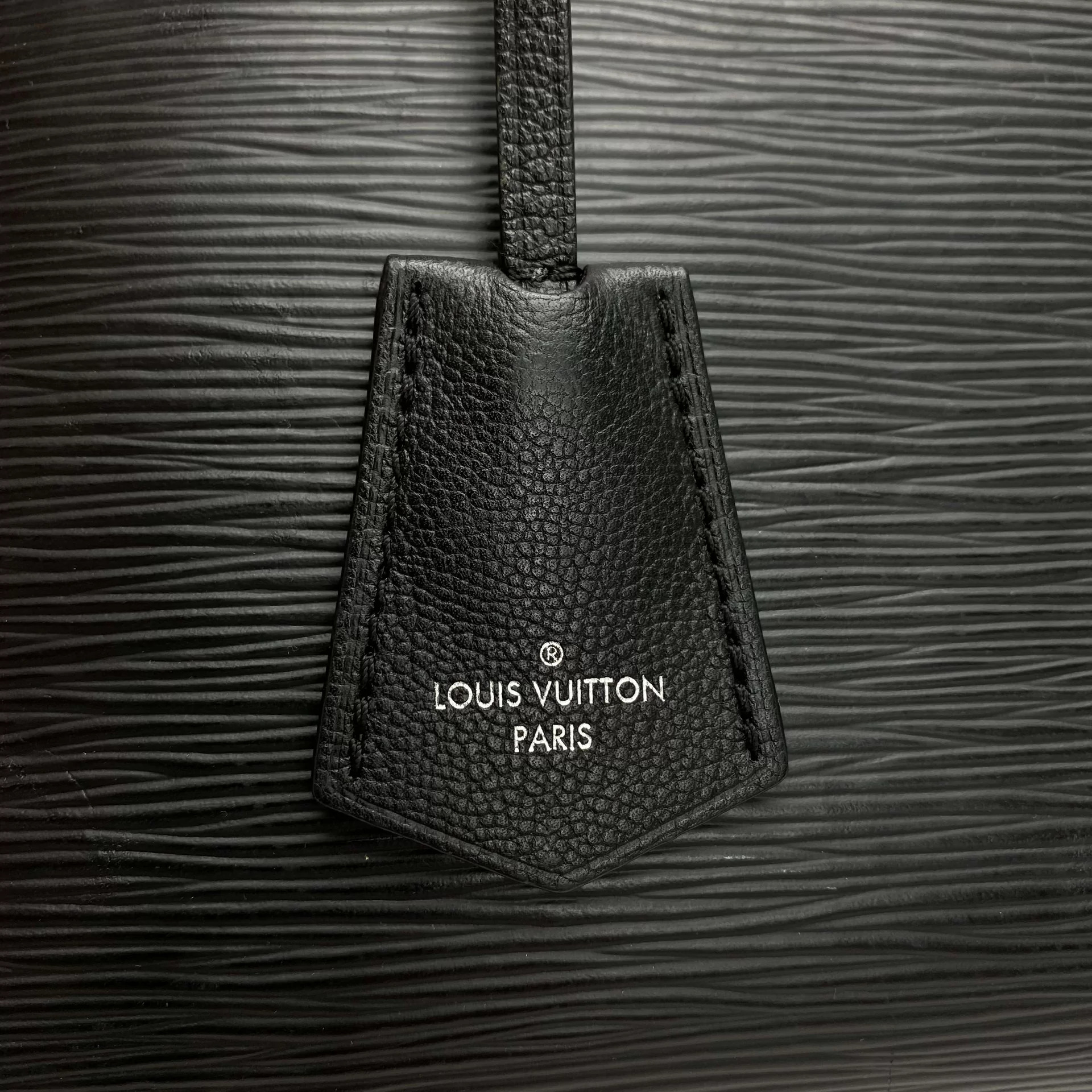 Bolsa Louis Vuitton Vaneau Preto