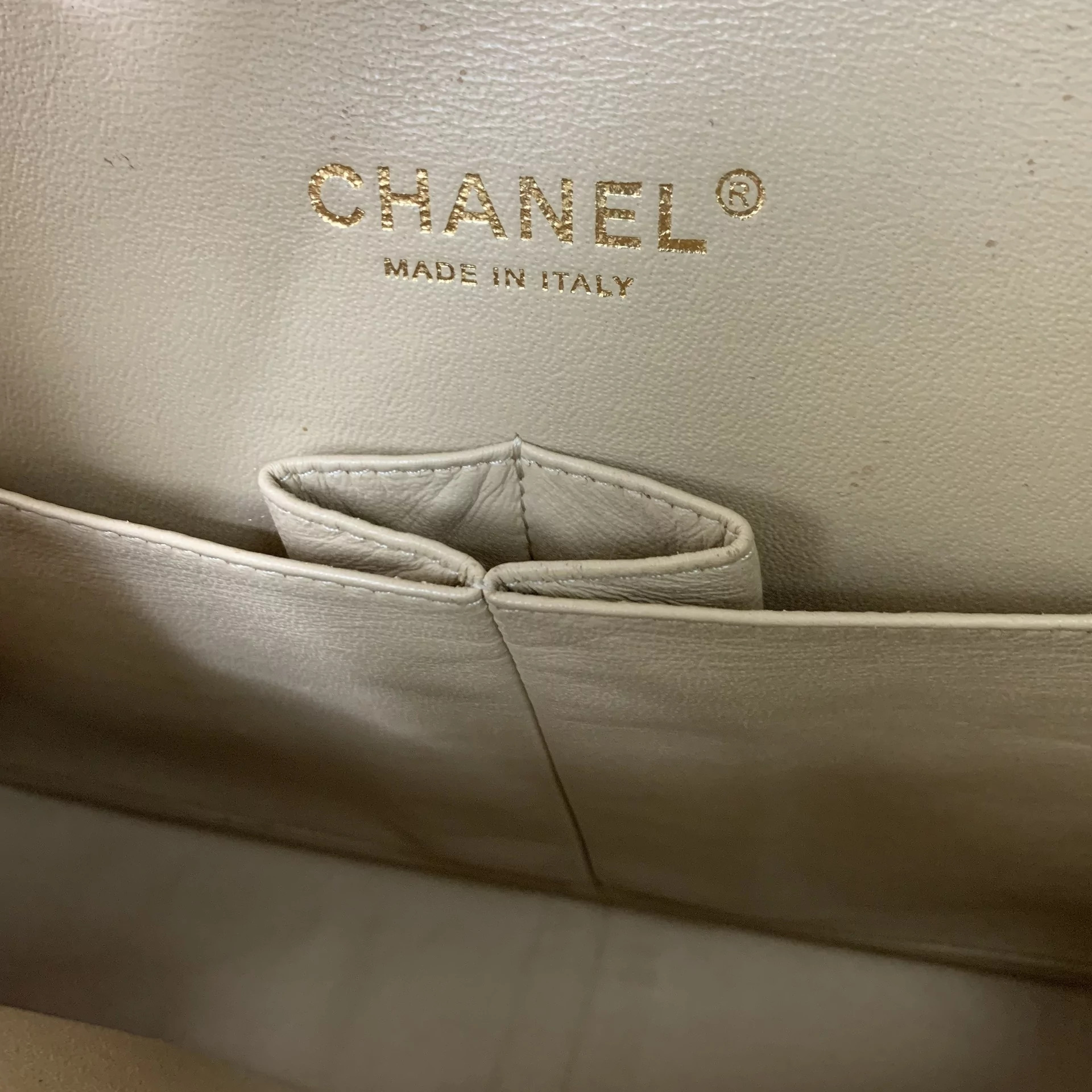 Bolsa Chanel Double Flap Jumbo Bege